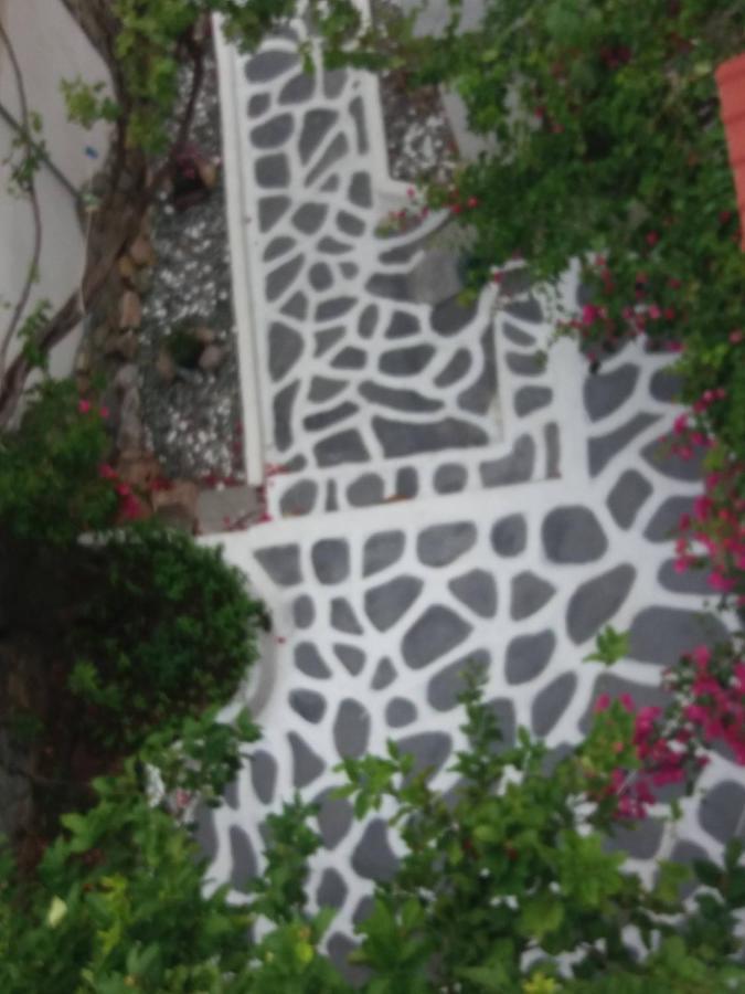 studio in garden Poros Town Esterno foto