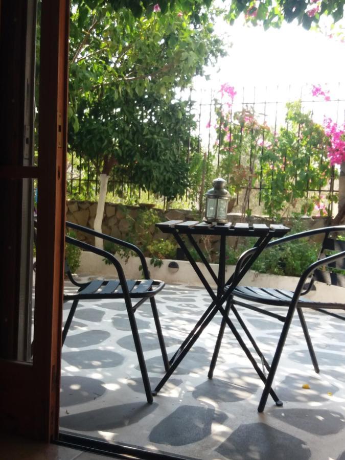studio in garden Poros Town Esterno foto