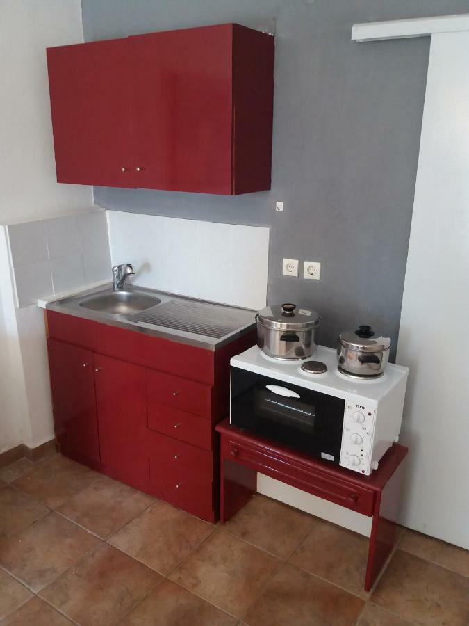 studio in garden Poros Town Esterno foto